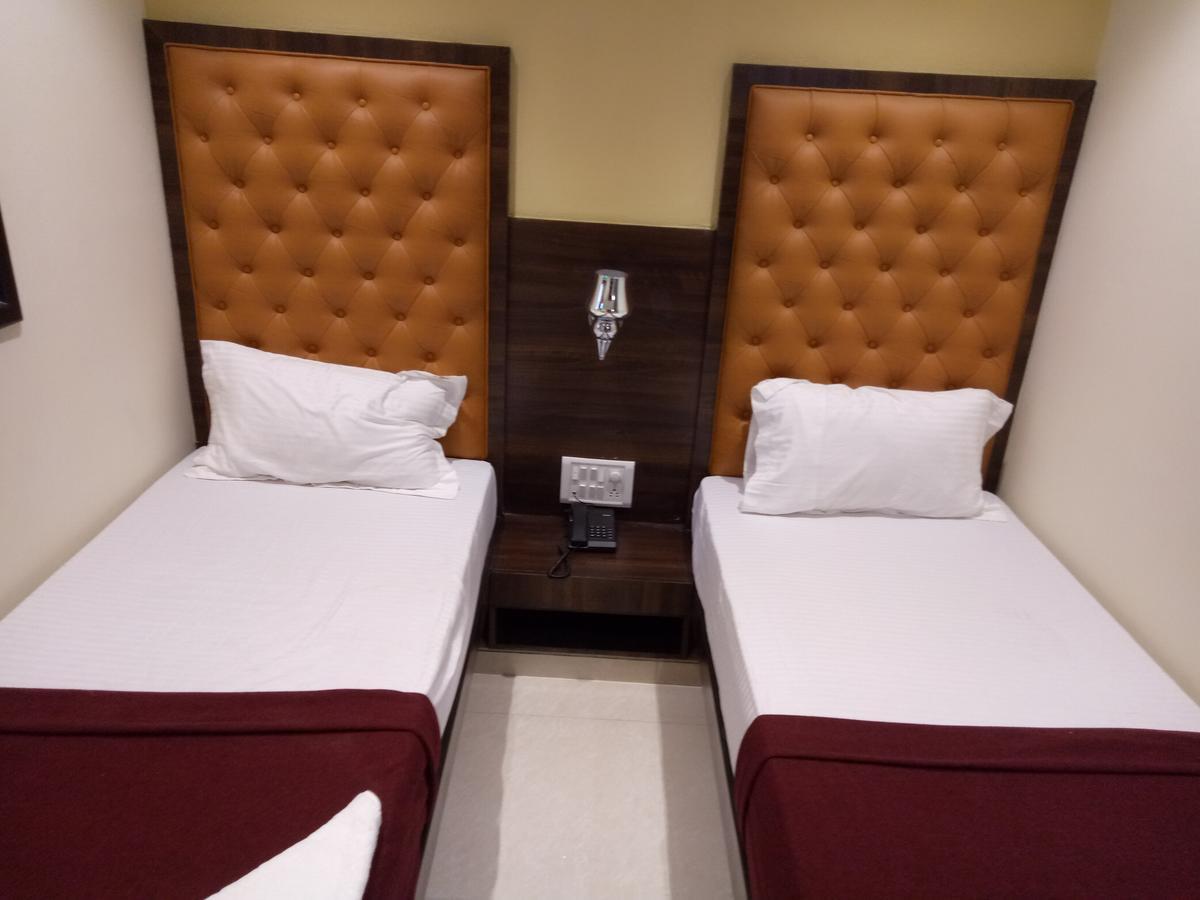 Hotel Silver Elite Mumbai Bagian luar foto